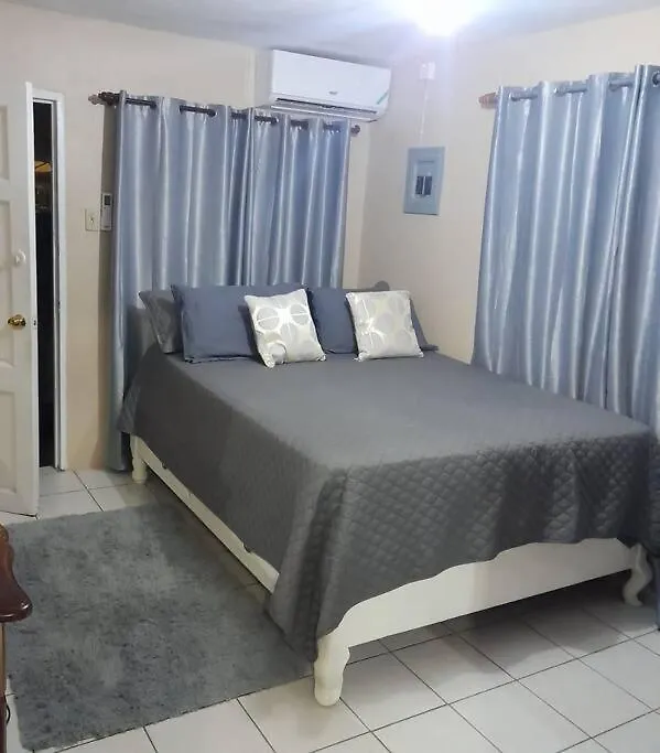 Anderson'S Home Away From Home Portmore